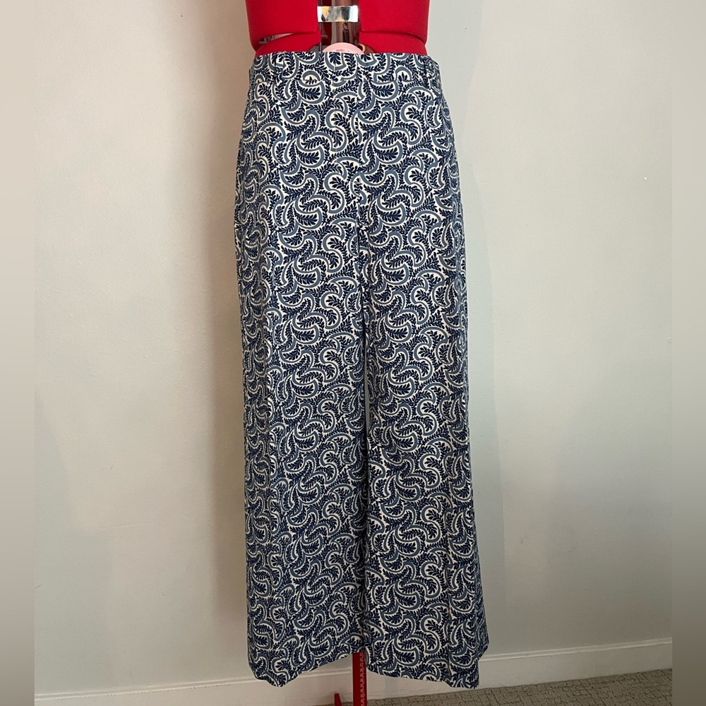 Weekend Maxmara blue paisley size 12 high waisted wide leg crop pant